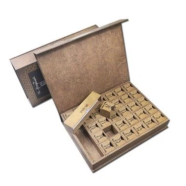 Gjafakassi með segulpökkun